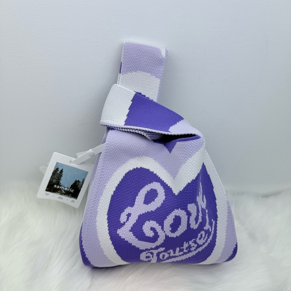 NWT Purple Love Heart Compact Stylish Essentials Handheld Bag - Picture 5 of 10